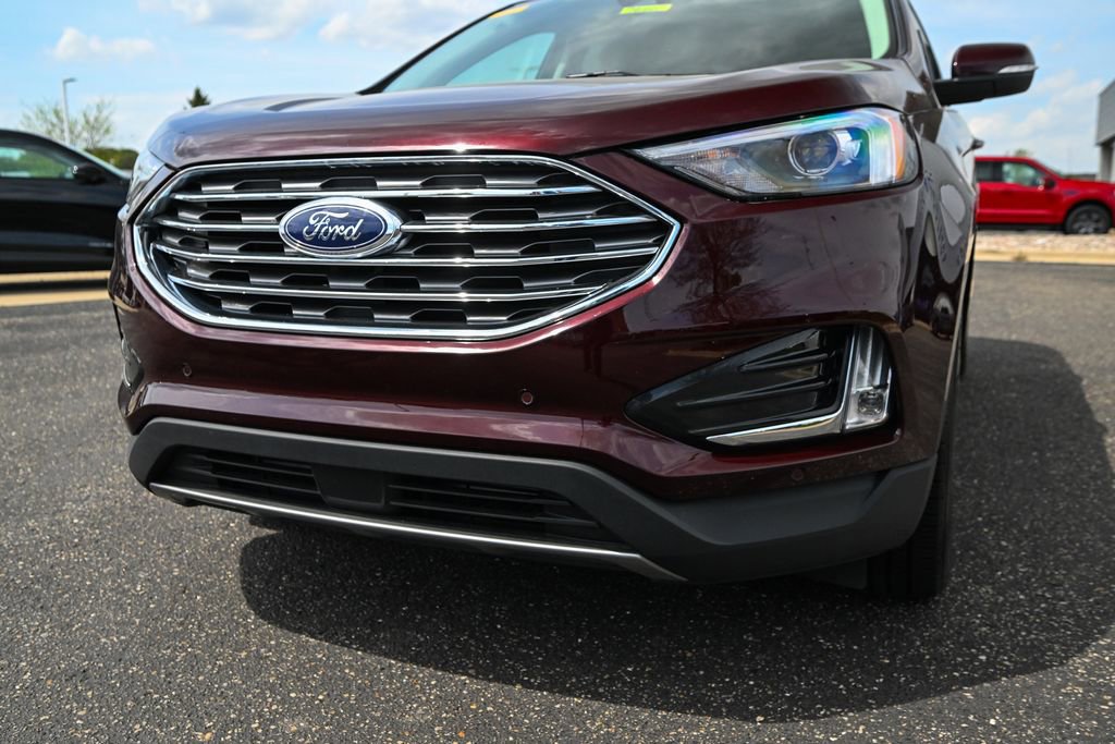 Certified 2024 Ford Edge Titanium w/ Class II Trailer Tow Package AWD/4WD image 11