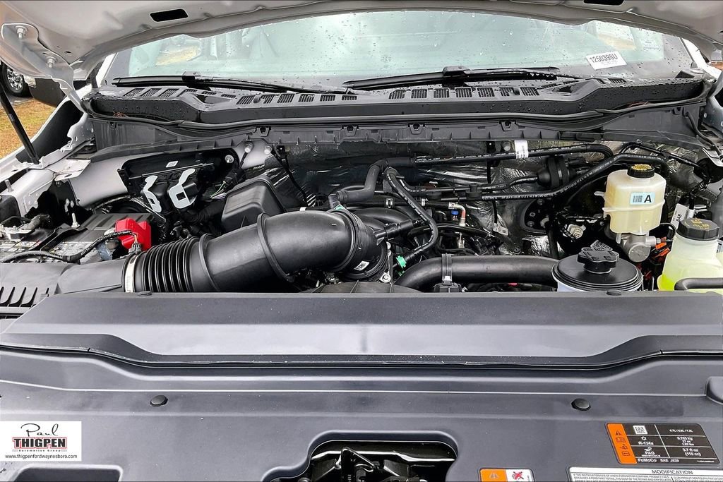 Certified 2025 Ford F250 XL w/ XL Chrome Package image 10