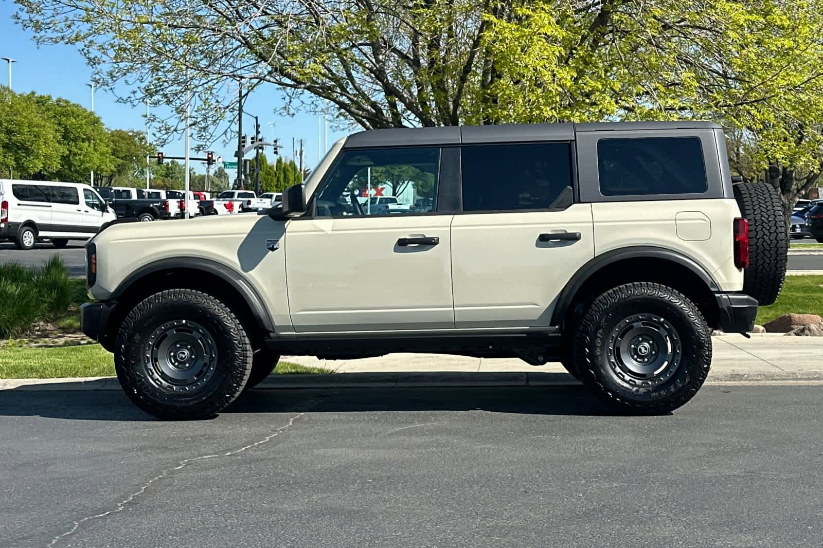 Certified 2025 Ford Bronco Big Bend w/ Black Diamond Package AWD/4WD image 5