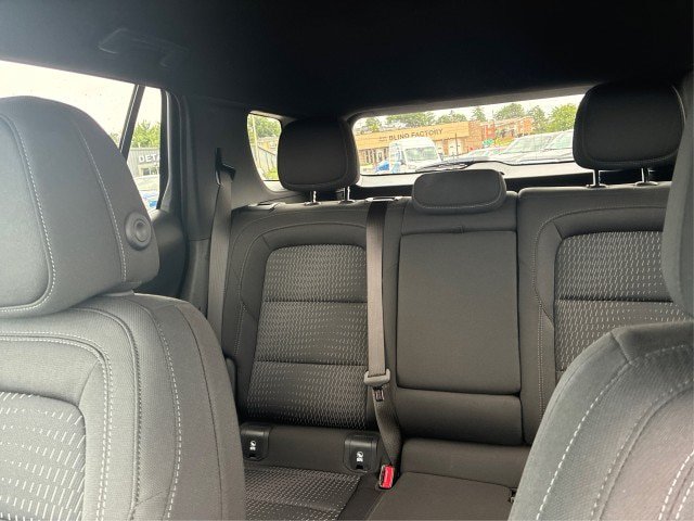 Used 2025 Chevrolet Equinox LT AWD/4WD image 13
