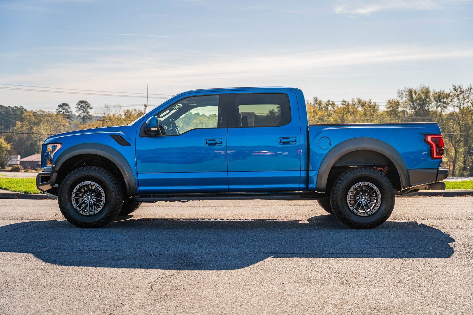 Certified 2019 Ford F150 Raptor w/ Equipment Group 802A Luxury image 2