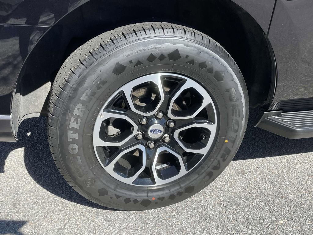 Certified 2024 Ford Expedition Max XLT image 7