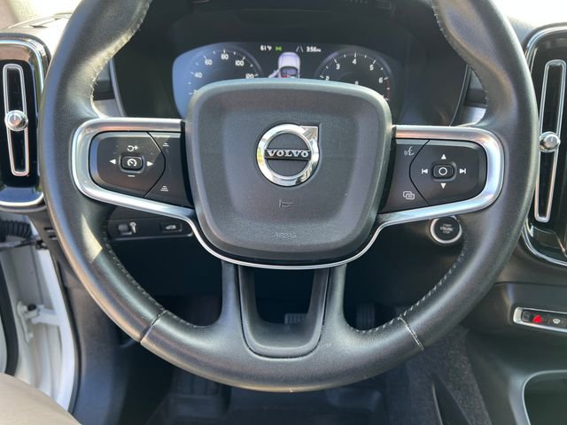 Used 2020 Volvo XC40 T5 Momentum w/ Protection Package Premier AWD/4WD image 19