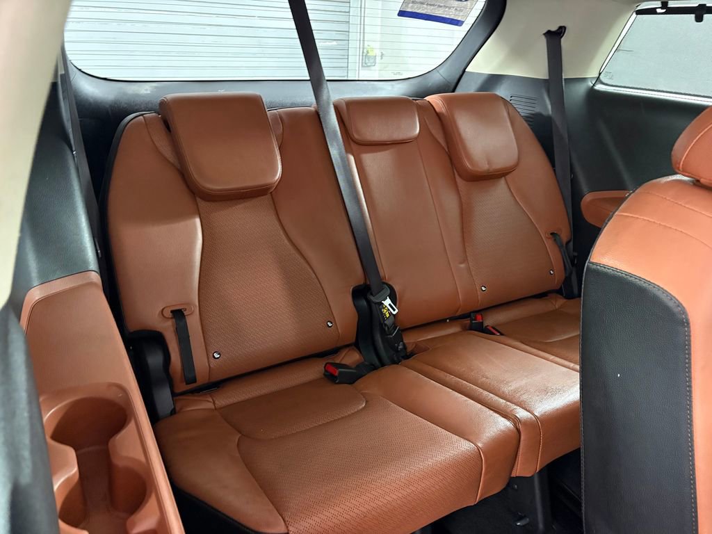 Used 2023 Kia Carnival SX Prestige image 35