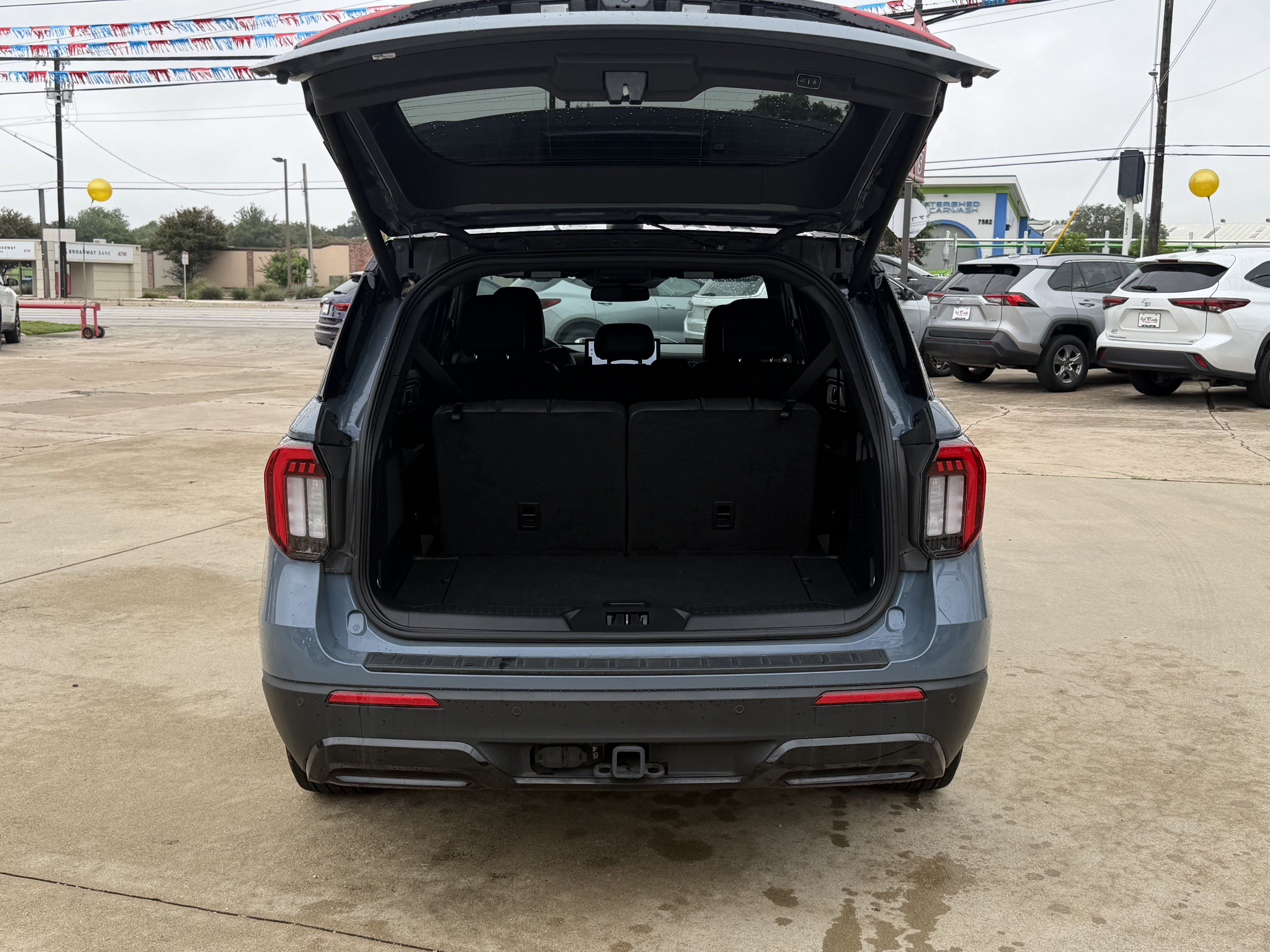 Certified 2025 Ford Explorer ST-Line w/ Premium Package RWD image 7