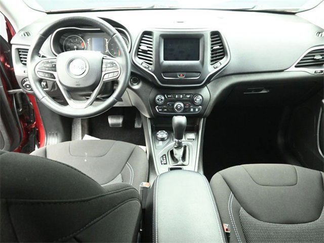 Used 2019 Jeep Cherokee Latitude w/ Cold Weather Group image 37