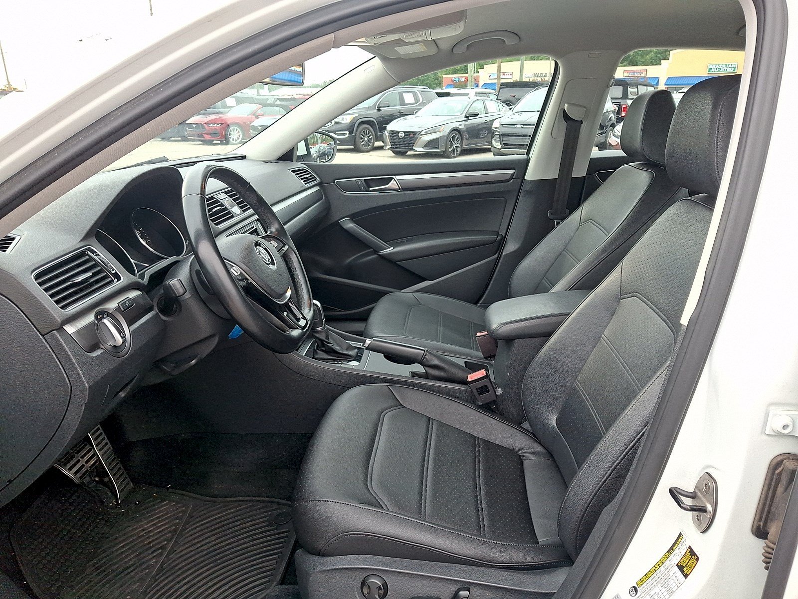 Used 2017 Volkswagen Passat 1.8T R-Line FWD image 12