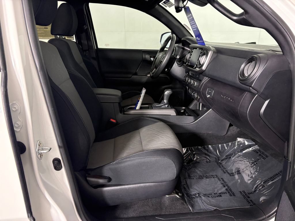 Used 2021 Toyota Tacoma TRD Sport w/ Technology Package AWD/4WD image 35