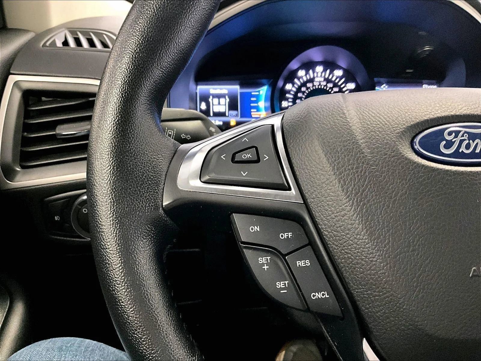 Certified 2023 Ford Edge SEL w/ Convenience Package AWD/4WD image 17