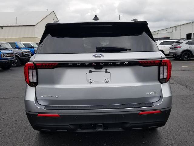 Certified 2025 Ford Explorer Active AWD/4WD image 3