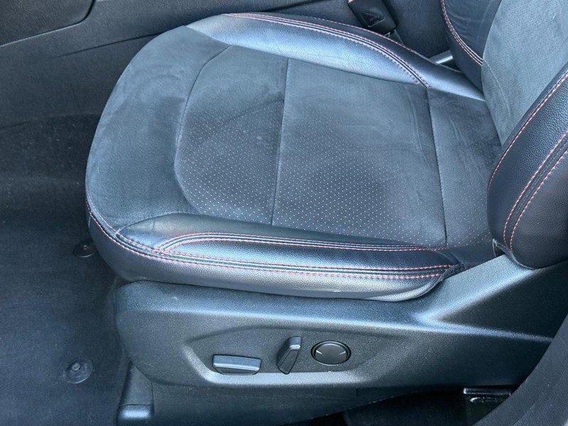 Certified 2019 Ford Explorer XLT w/ Equipment Group 202A image 22