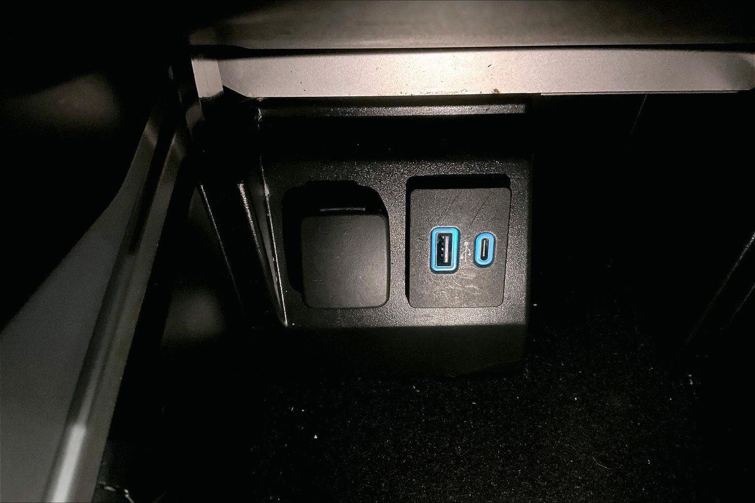 Certified 2021 Ford Explorer XLT image 32