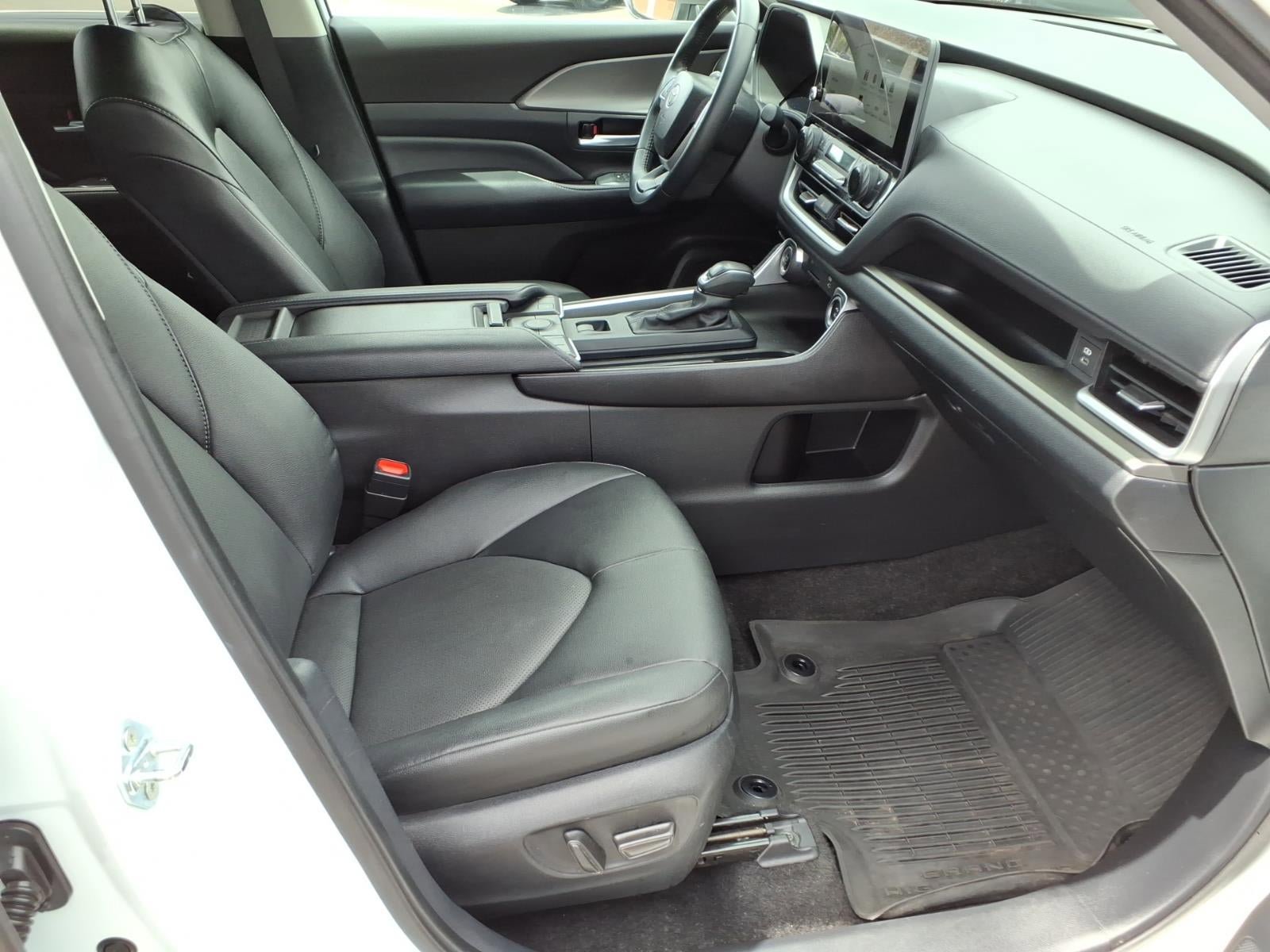 Used 2024 Toyota Grand Highlander FWD image 11