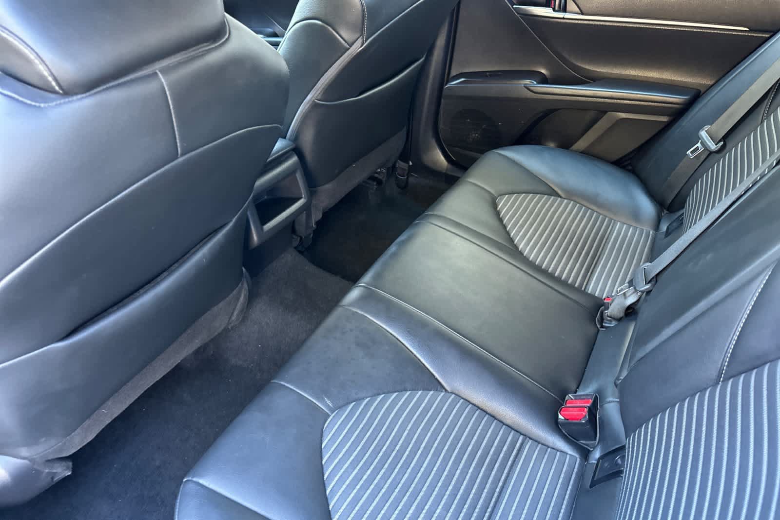 Used 2024 Toyota Camry SE FWD image 4
