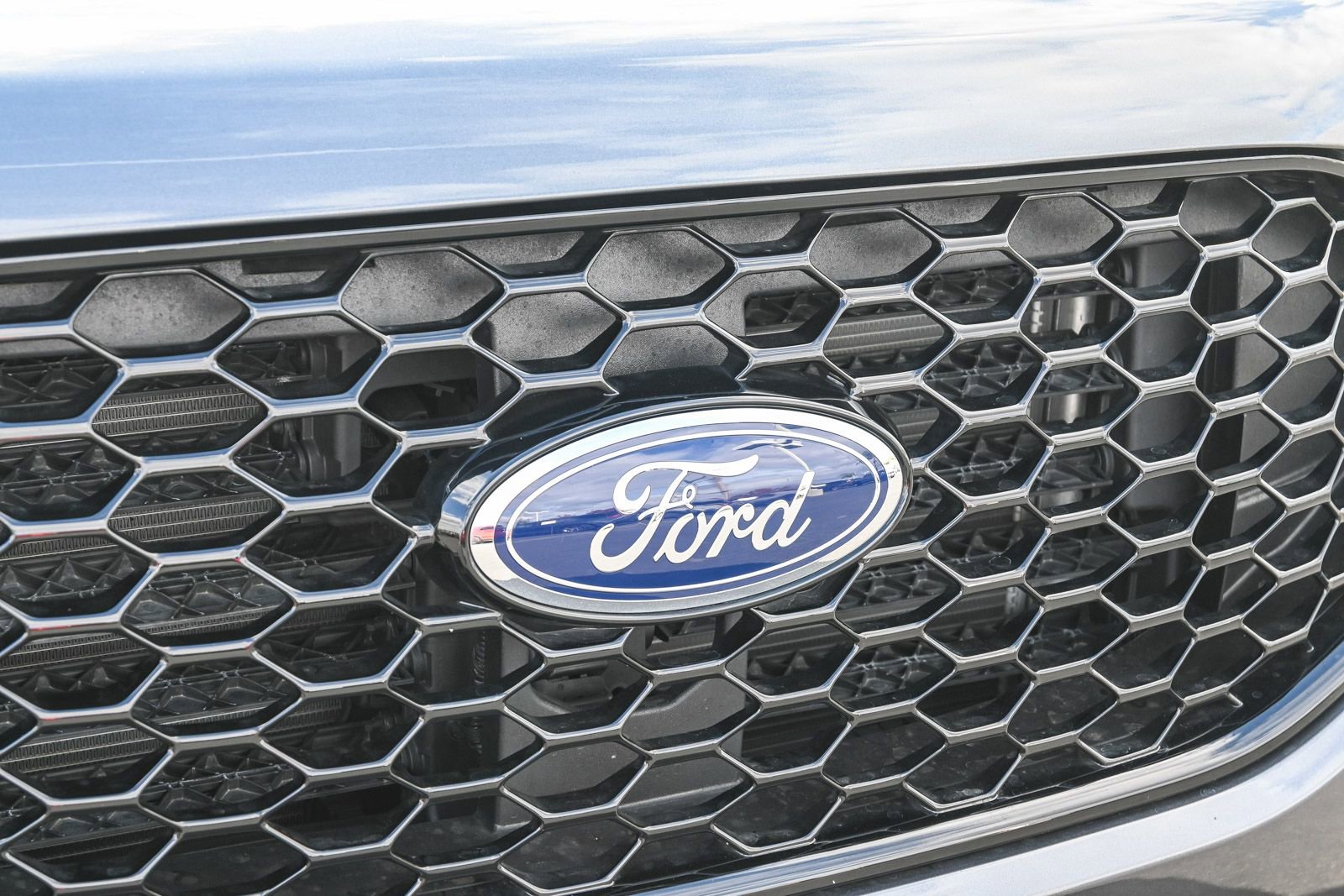 Certified 2023 Ford Edge ST-Line image 12
