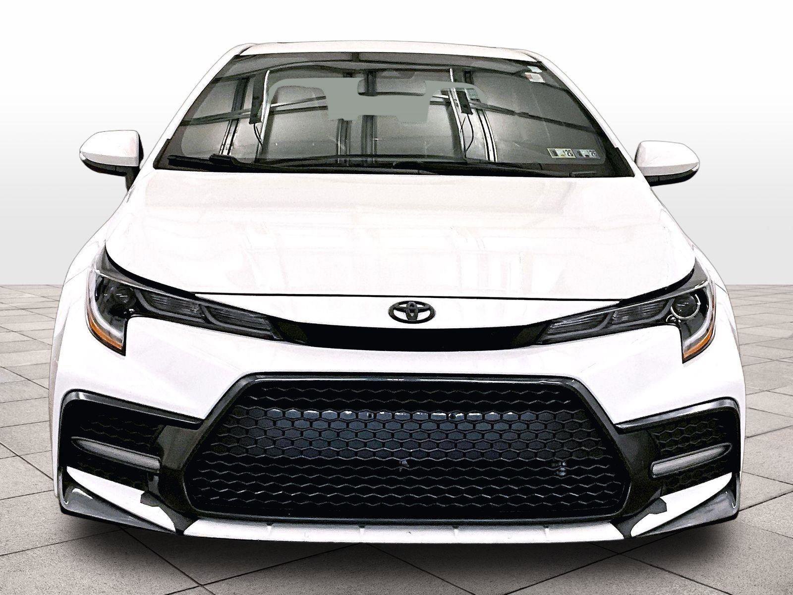 Used 2020 Toyota Corolla XSE FWD image 3