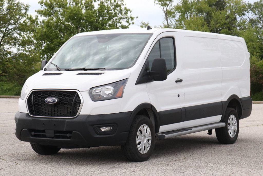 Certified 2025 Ford Transit 250 Low Roof w/ Exterior Upgrade Package RWD image 4