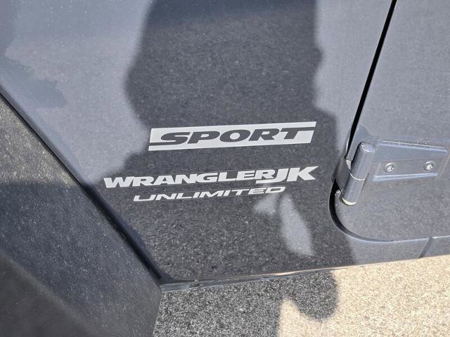 Used 2018 Jeep Wrangler Unlimited Sport AWD/4WD image 11