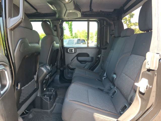 Used 2025 Jeep Gladiator Mojave w/ Convenience Group AWD/4WD image 26