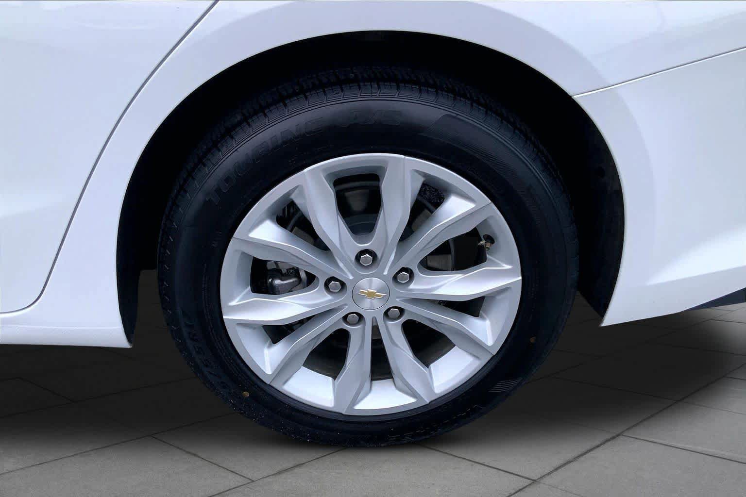 Used 2024 Chevrolet Malibu LT FWD image 11