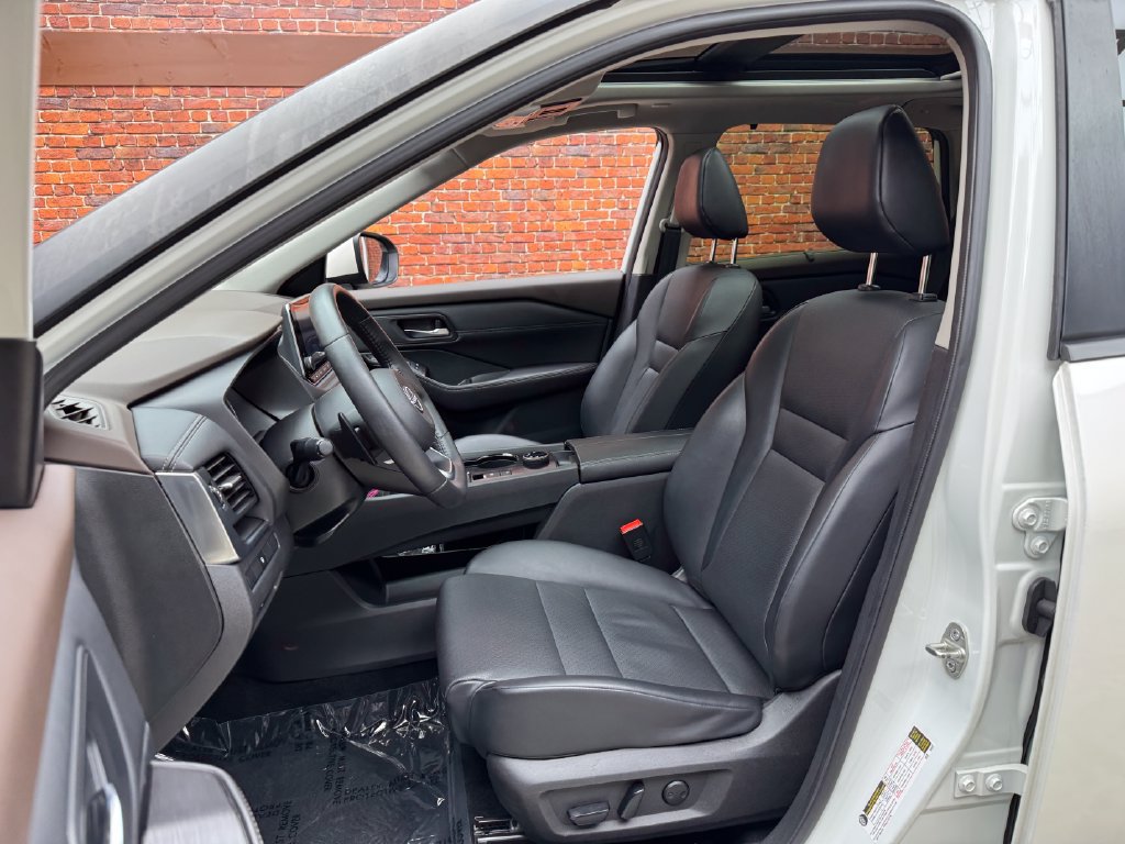 Used 2023 Nissan Rogue SV w/ SV Premium B Package AWD/4WD image 25