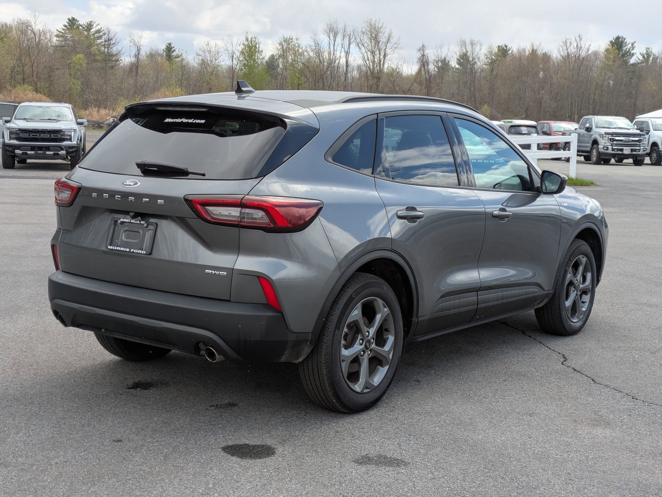 Certified 2025 Ford Escape ST-Line Select AWD/4WD image 3