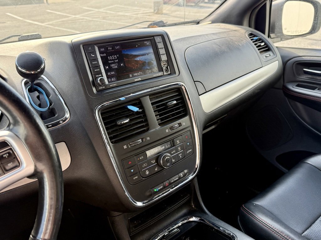 Used 2019 Dodge Grand Caravan GT image 21