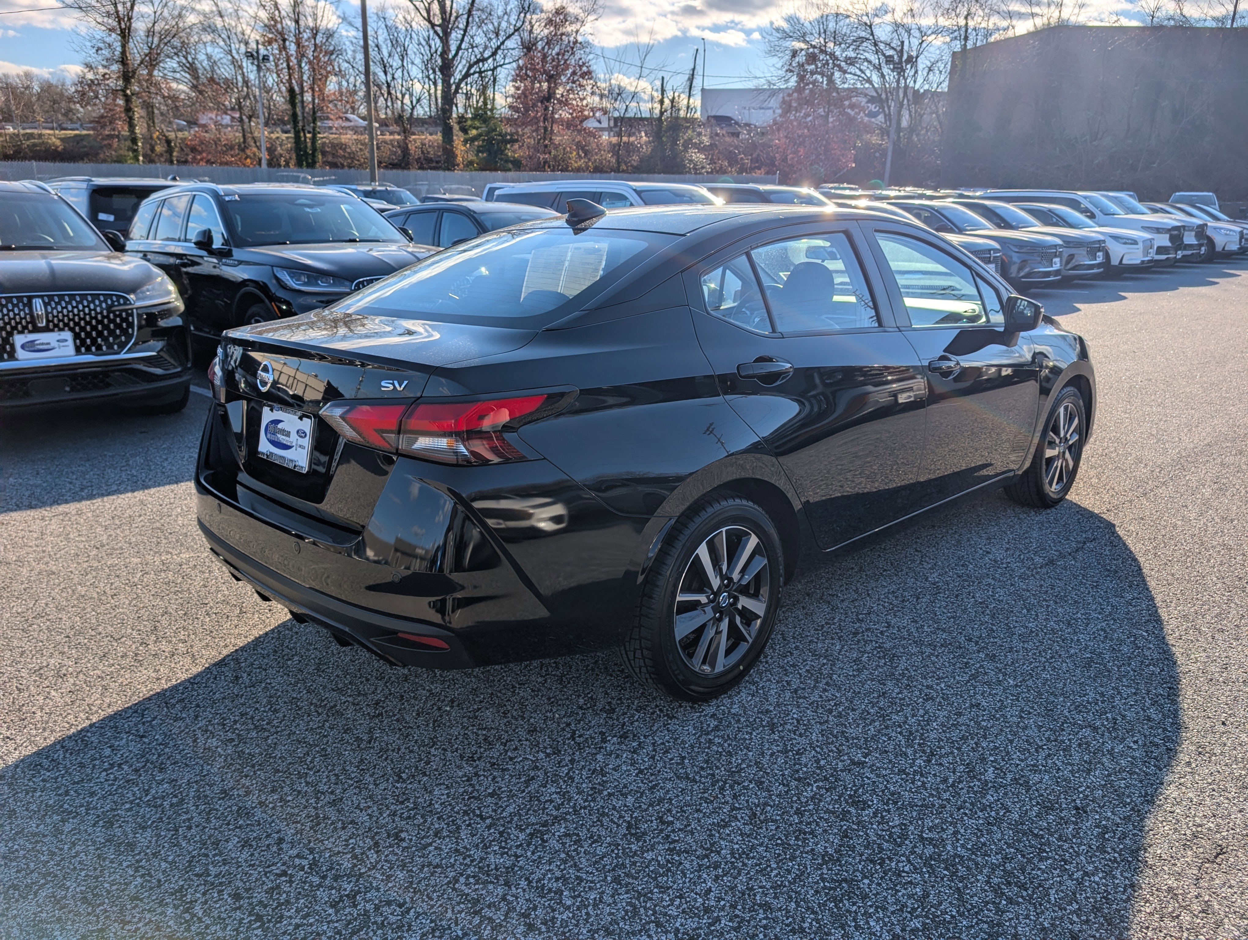 Used 2021 Nissan Versa SV image 7