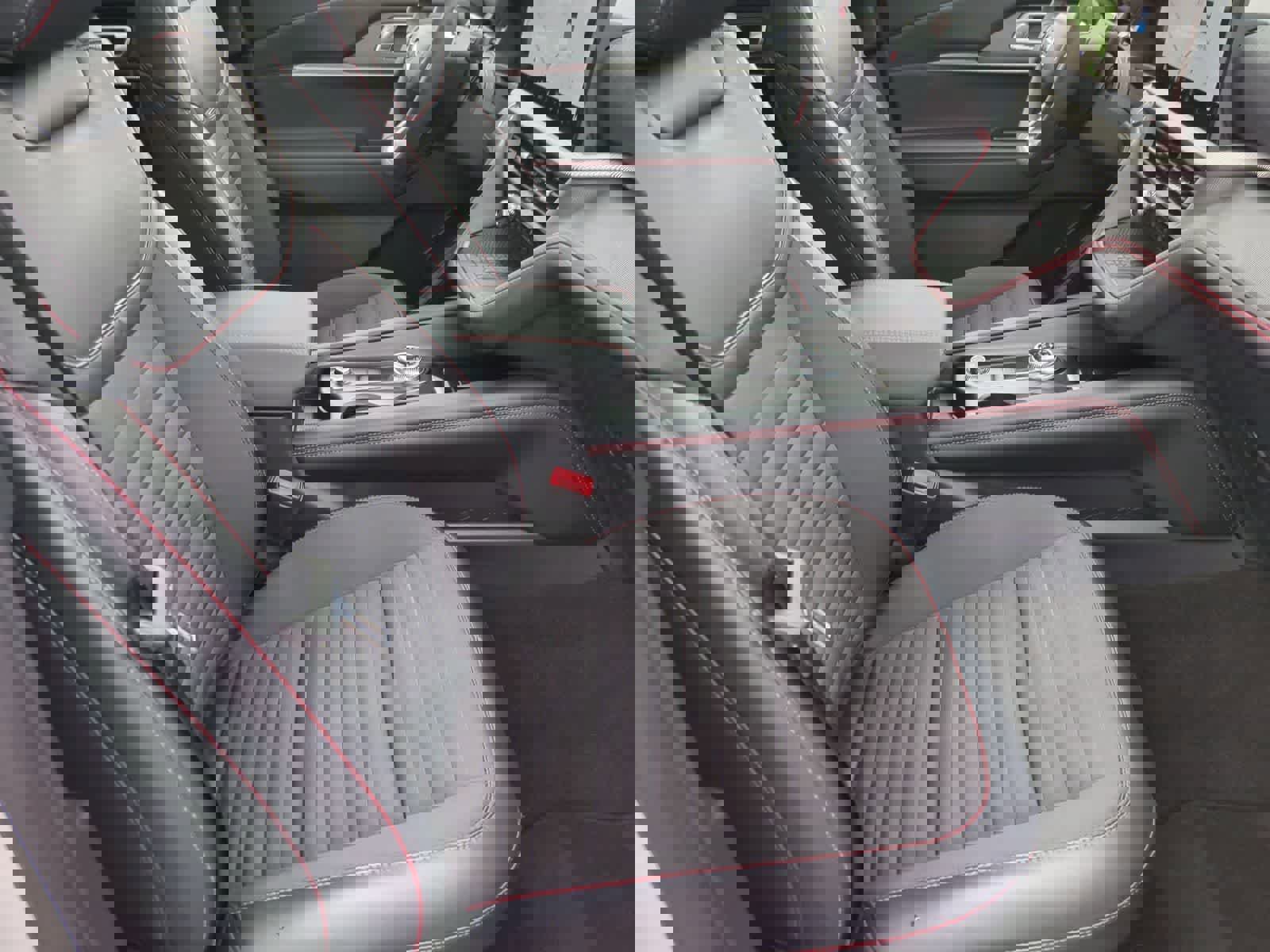 Certified 2025 Ford Explorer ST-Line w/ Premium Package image 23