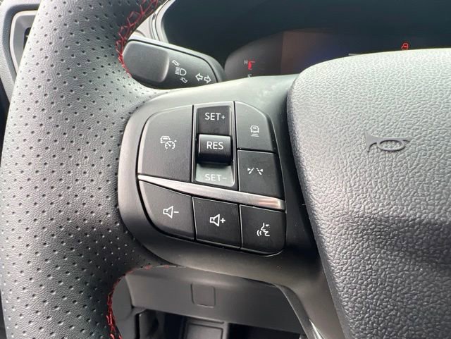 Certified 2024 Ford Escape ST-Line w/ Tech Pack #1 AWD/4WD image 9