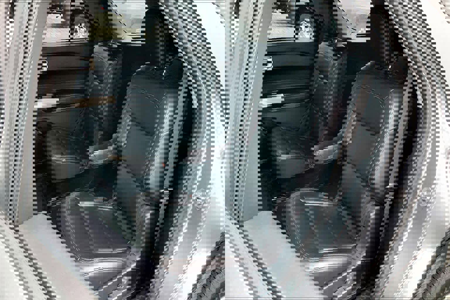 Certified 2022 Ford Explorer XLT w/ Equipment Group 202A image 18