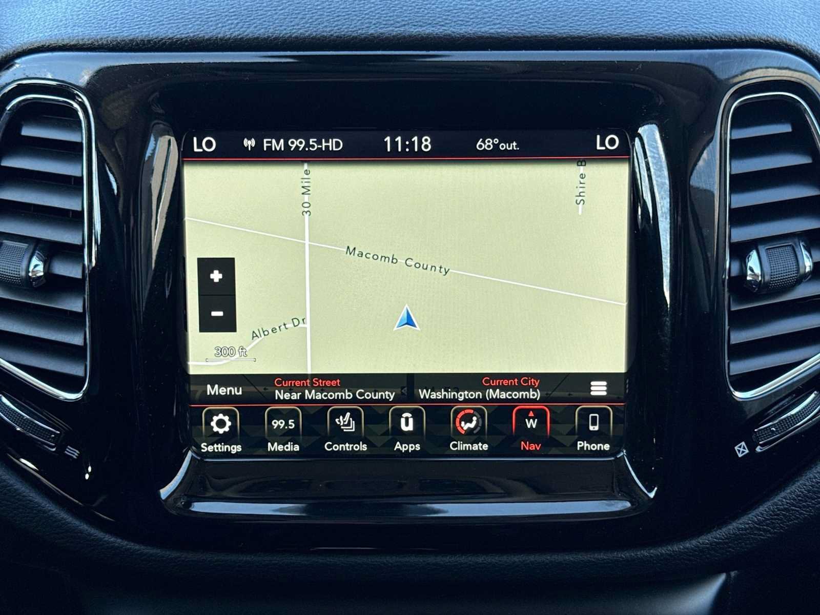 Used 2018 Jeep Compass Limited w/ Navigation Group AWD/4WD image 27