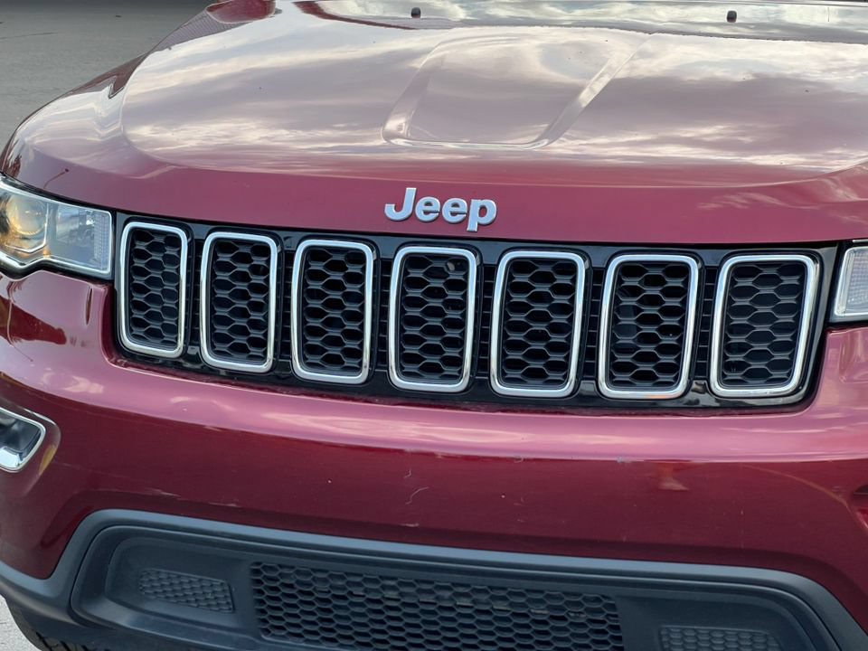 Used 2022 Jeep Grand Cherokee Laredo X AWD/4WD image 34