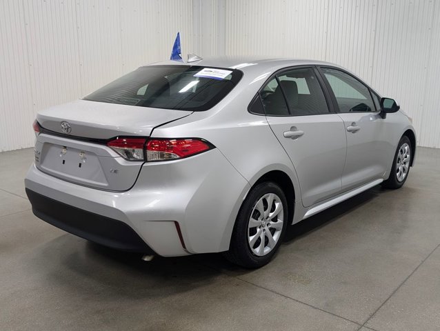 Used 2024 Toyota Corolla LE image 2