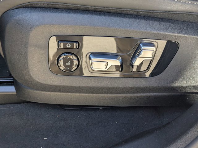 Used 2025 BMW X7 xDrive40i w/ M Sport Package image 16