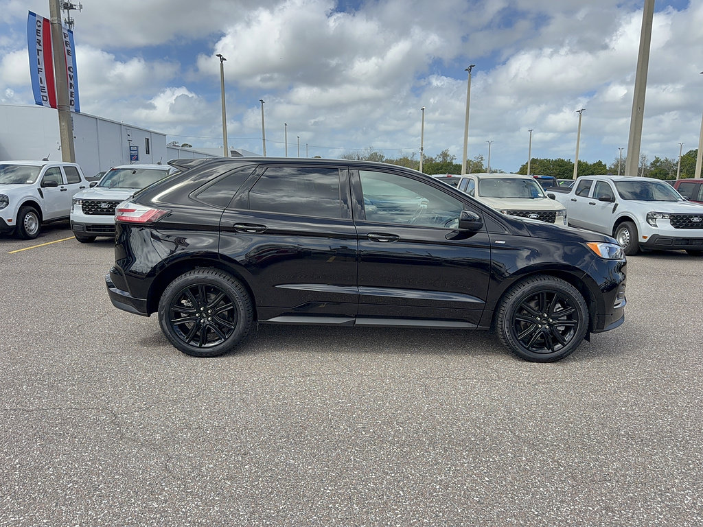 Certified 2024 Ford Edge ST-Line AWD/4WD image 5