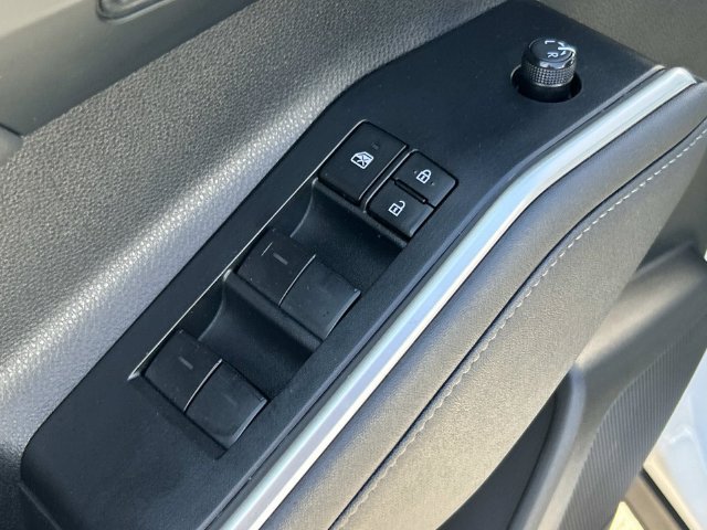 Used 2023 Toyota Highlander XLE AWD/4WD image 35