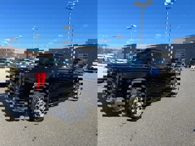 Used 2019 GMC Sierra 1500 SLE w/ SLE Value Package image 3