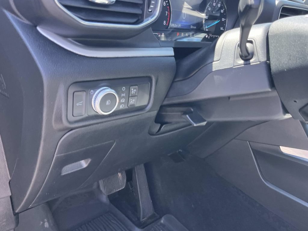 Certified 2021 Ford Explorer XLT w/ Equipment Group 202A AWD/4WD image 35