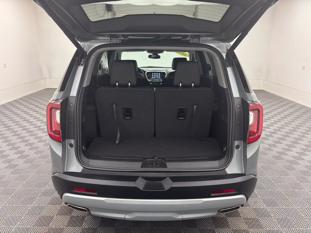 Used 2023 GMC Acadia SLT AWD/4WD image 10