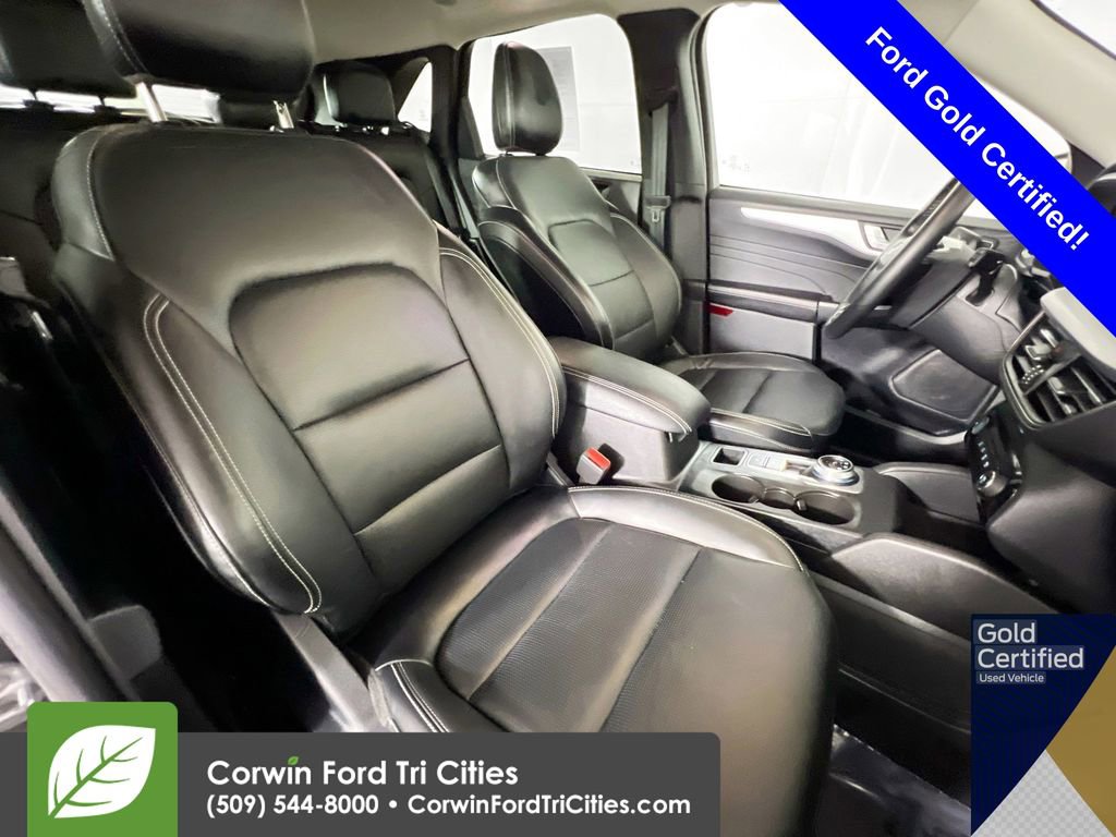 Certified 2025 Ford Escape Platinum AWD/4WD image 18