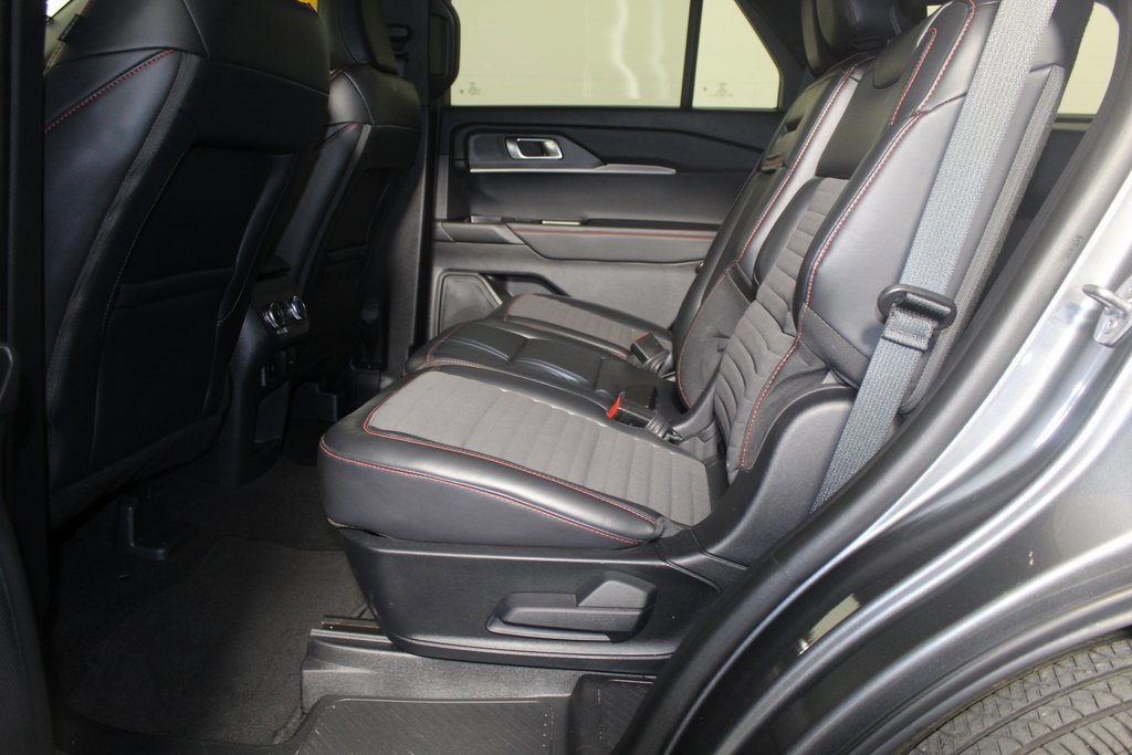 Certified 2025 Ford Explorer ST-Line w/ ST-Line Street Pack image 12
