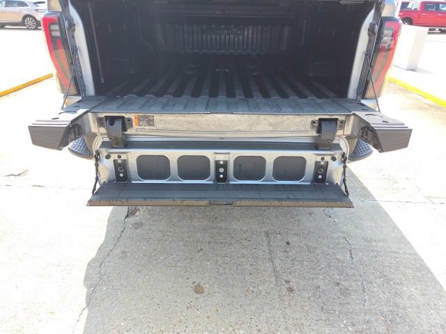 Used 2024 GMC Sierra 2500 AT4 w/ AT4 Premium Plus Package AWD/4WD image 19