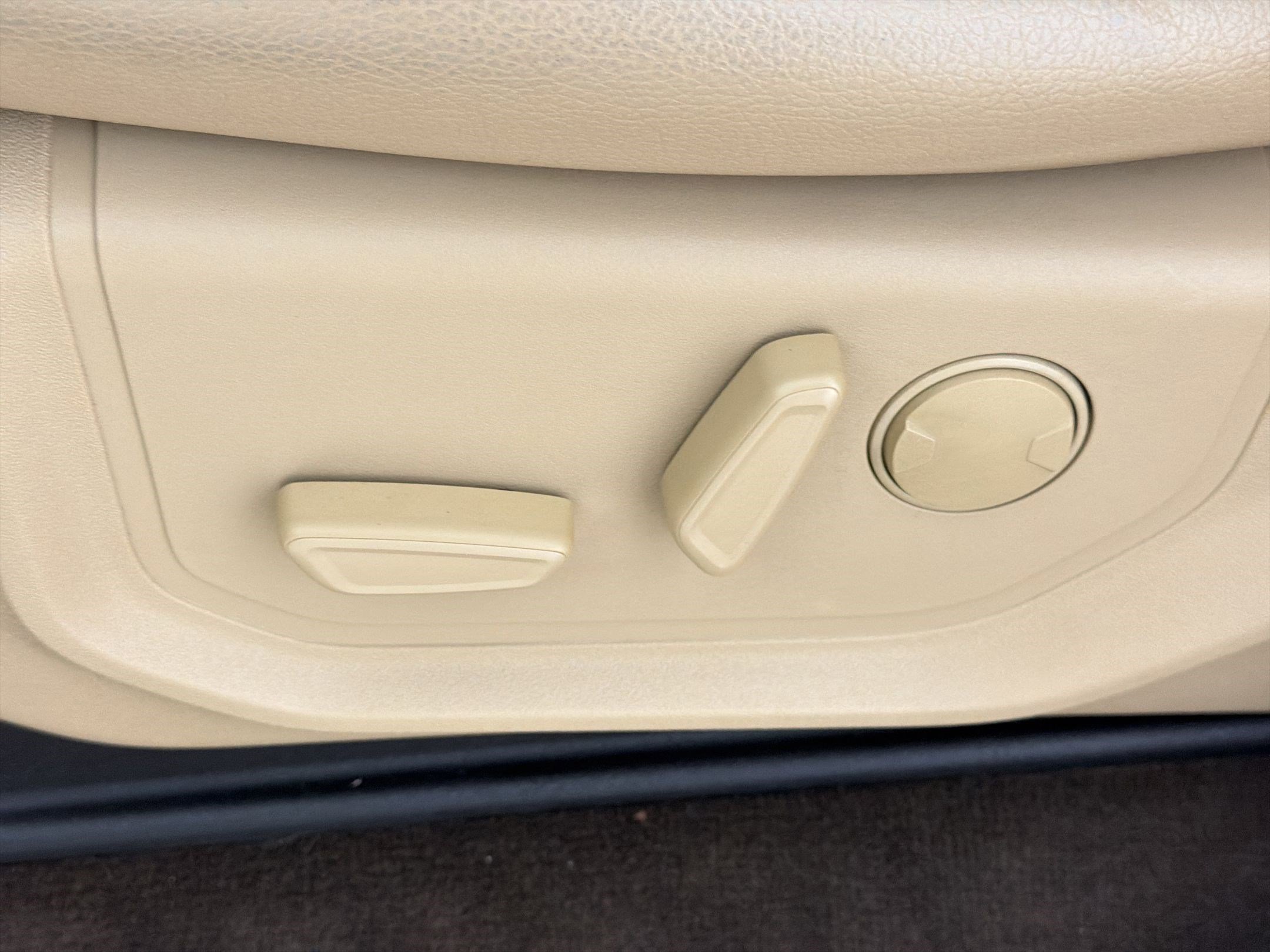 Certified 2019 Ford F150 Lariat RWD image 13