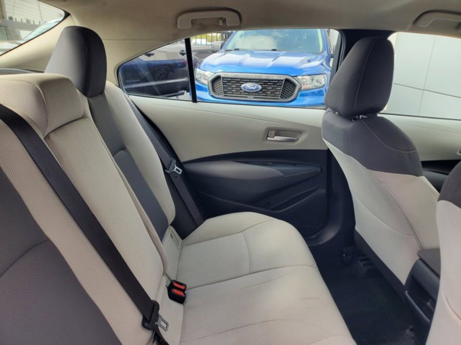 Used 2021 Toyota Corolla LE image 28