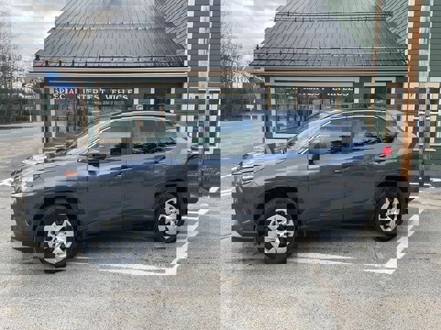 Used 2020 Toyota RAV4 LE w/ All Weather Liner Package AWD/4WD image 4