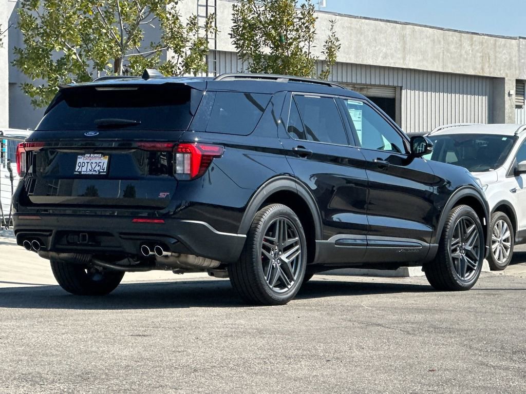 Certified 2025 Ford Explorer ST AWD/4WD image 5