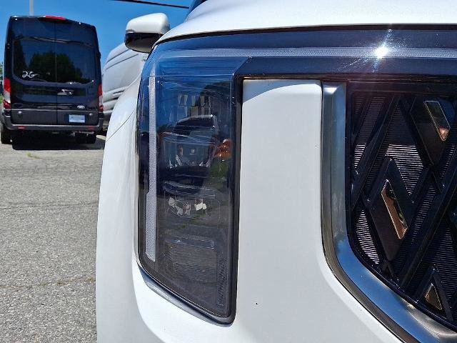 Used 2025 Kia Carnival FWD image 9