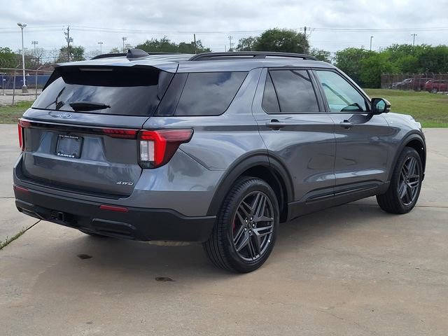 Certified 2025 Ford Explorer ST-Line w/ ST-Line Street Pack AWD/4WD image 20