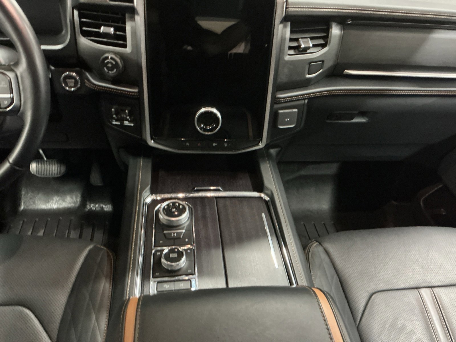 Certified 2023 Ford Expedition Max Platinum image 11